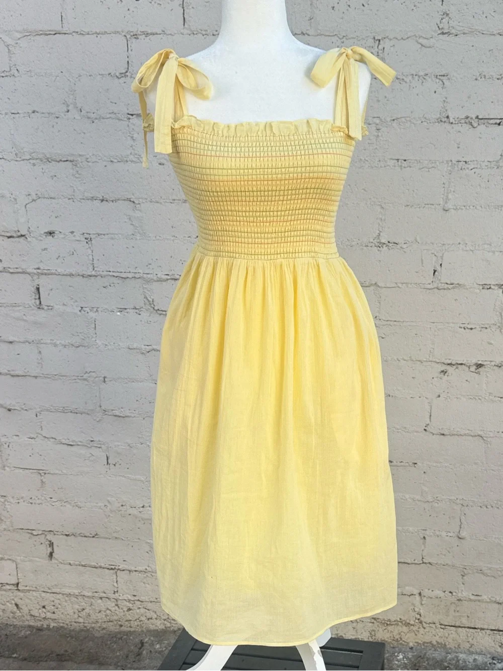 modcloth bridesmaid dresses | | Modcloth Smocked Tieshoulder Midi Dress Yellow Size S Flare Dress (Regular Size:M / US 6-8 beach lace wedding dress Vintage bridesmaid Some Walmart finds from